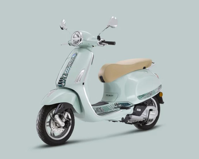Vespa Primavera 125 Batik Insurance